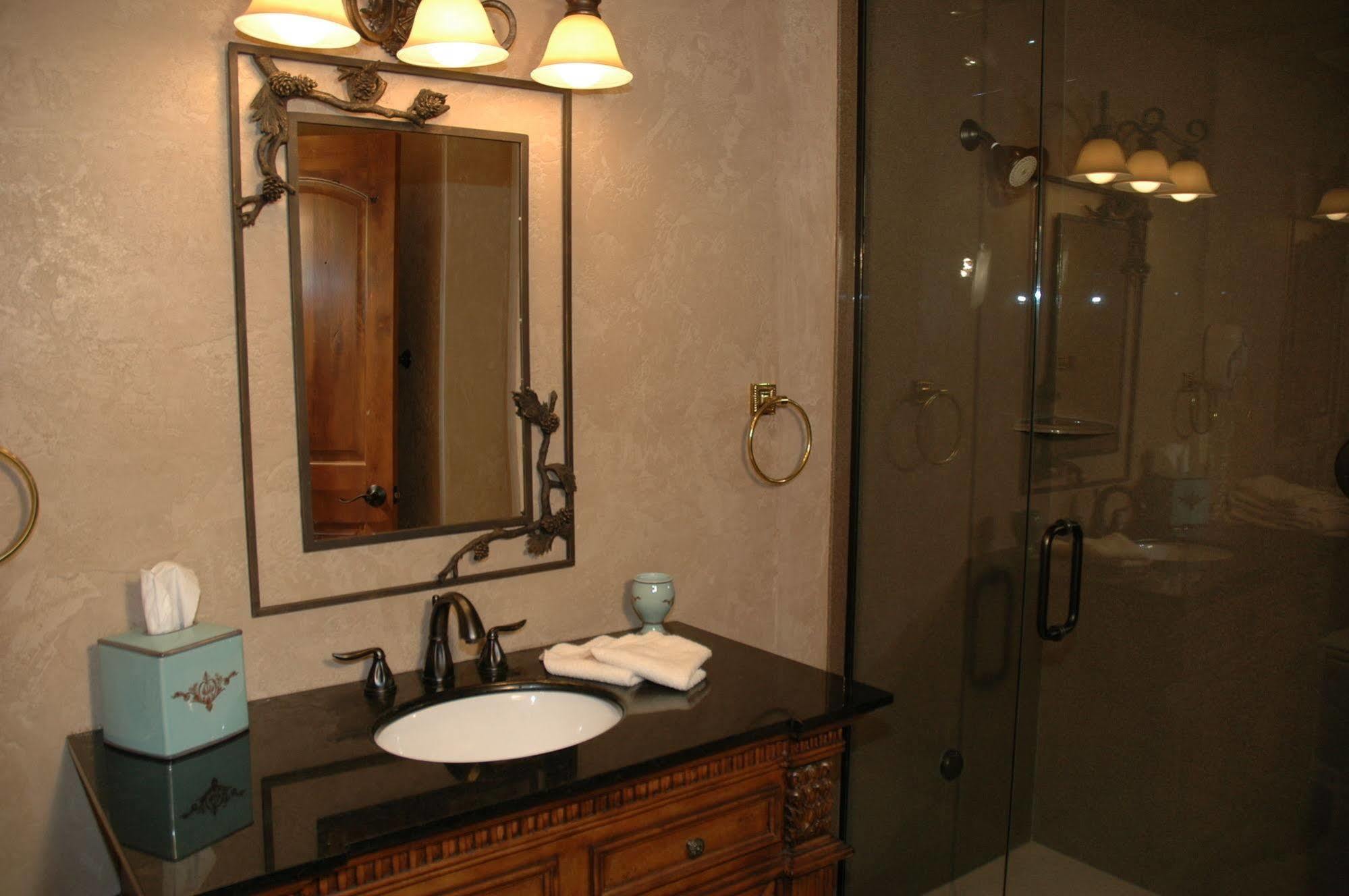 Hotel Chateau Chamonix Georgetown Esterno foto